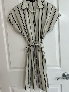 Theory Black and Off White Midi Shirtdress with Tie Front